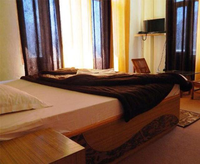 Hotel Kingston Manāli Eksteriør bilde
