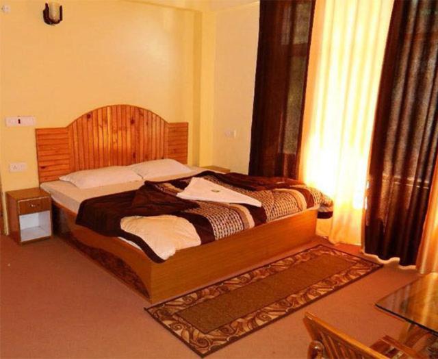 Hotel Kingston Manāli Eksteriør bilde