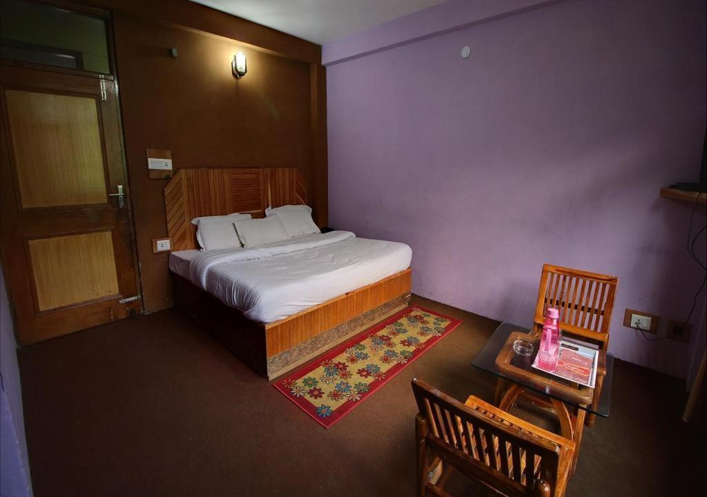 Hotel Kingston Manāli Eksteriør bilde