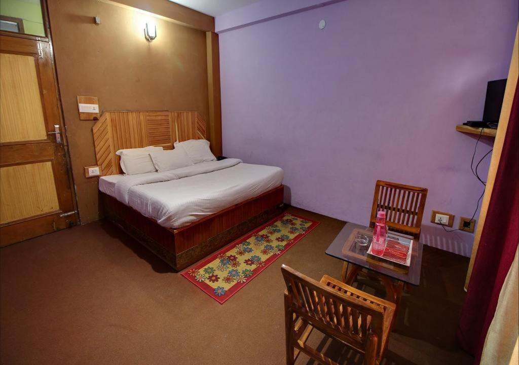 Hotel Kingston Manāli Eksteriør bilde